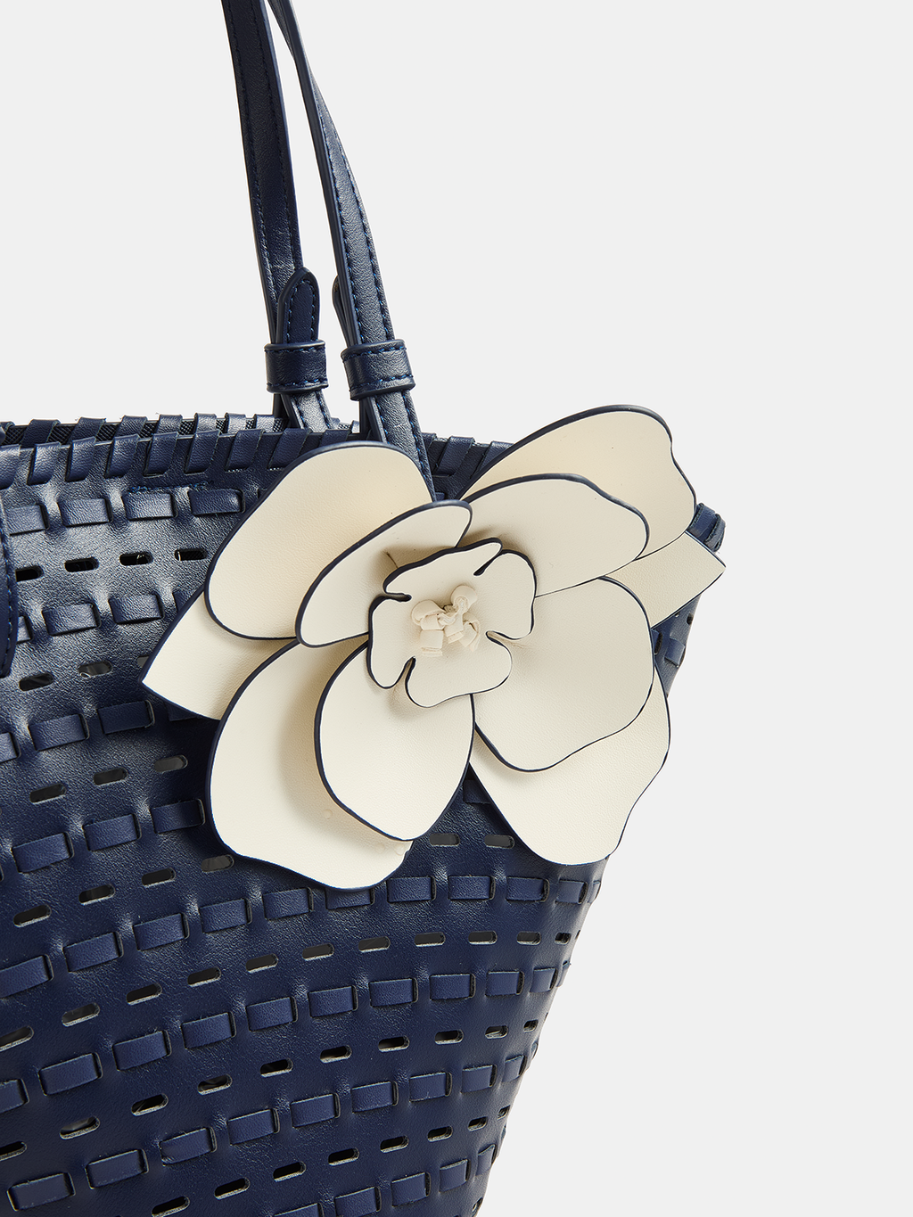 Woven Flower Decor Shoulder Tote