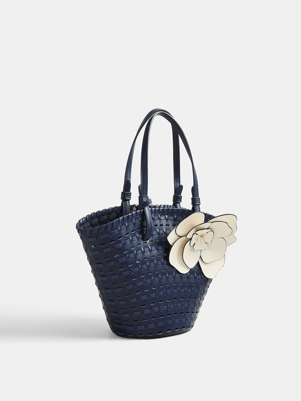 Woven Flower Decor Shoulder Tote